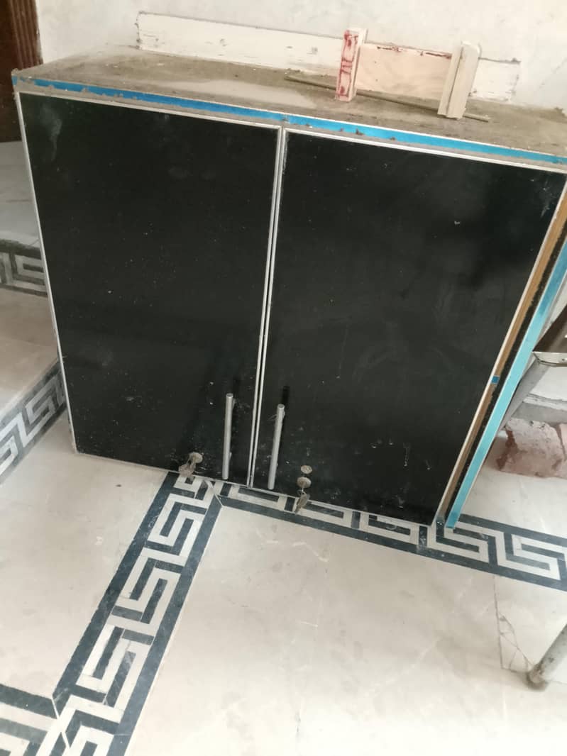 Small wardrobe 0