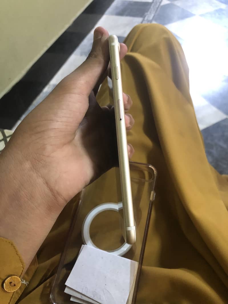 Apple iPhone 7 Plus 1