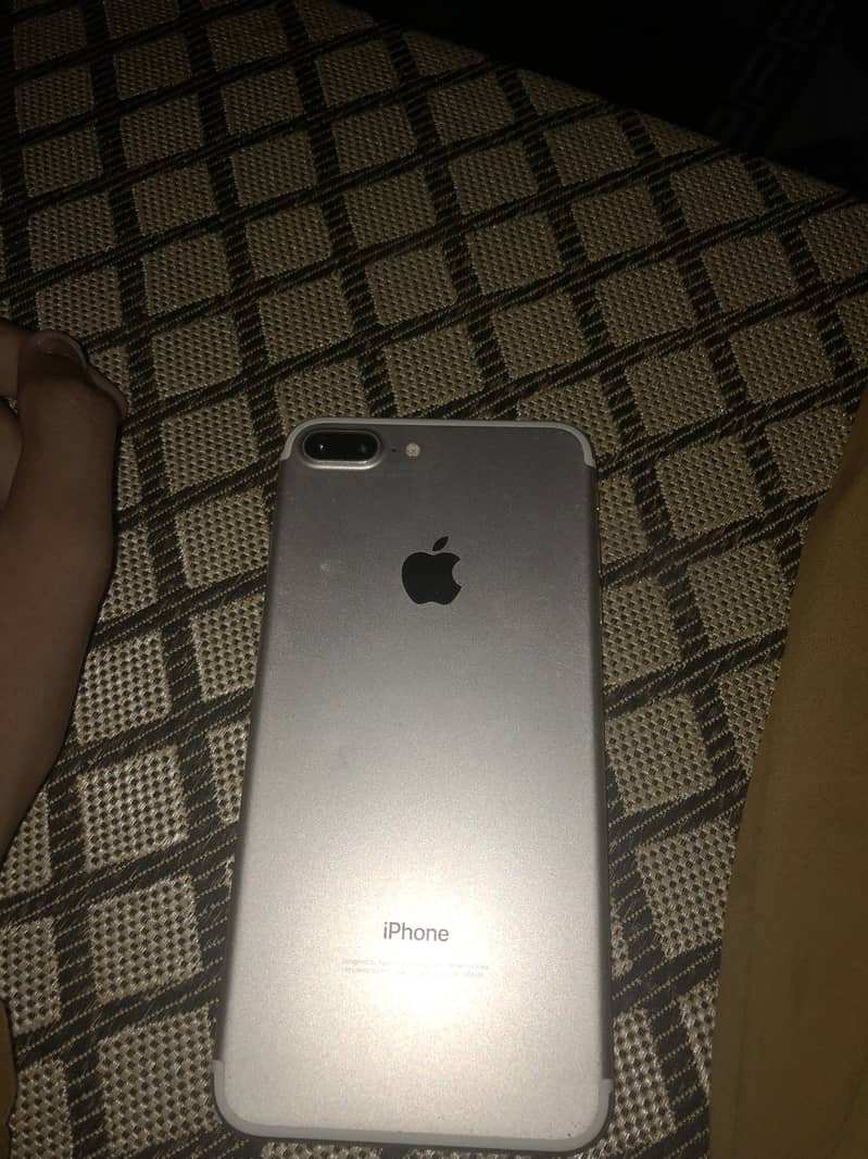 Apple iPhone 7 Plus 3