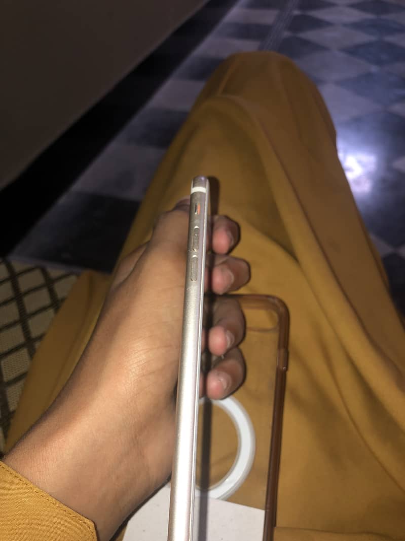 Apple iPhone 7 Plus 6