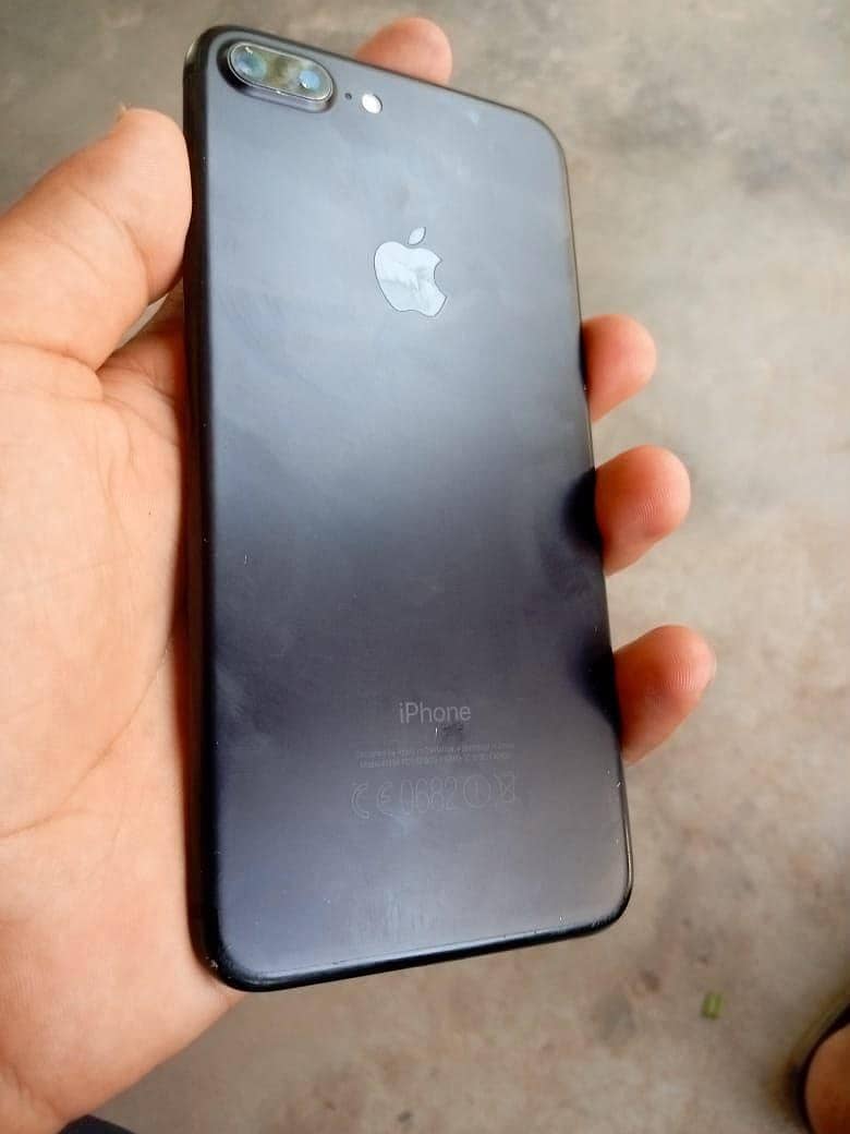 Apple iPhone 7 Plus 3
