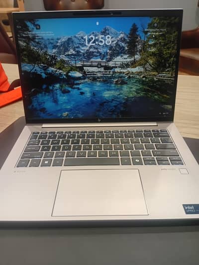 HP ZBOOK POLYSTUDIO VPRO - SCRATCHLESS