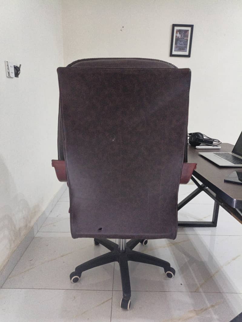 Executive Chair 3