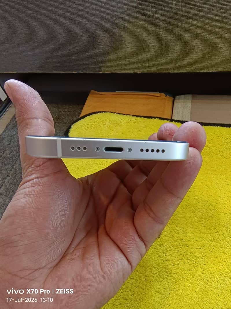 Apple iPhone 13 1