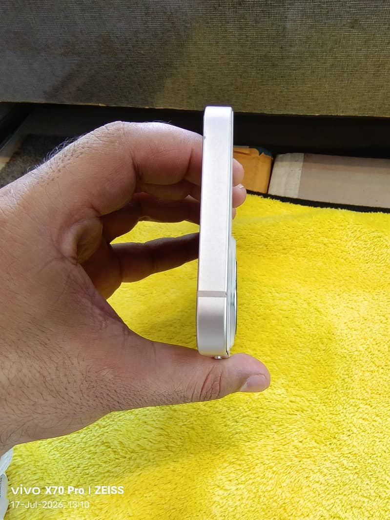 Apple iPhone 13 3