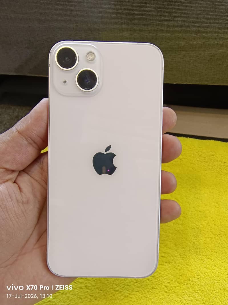 Apple iPhone 13 4