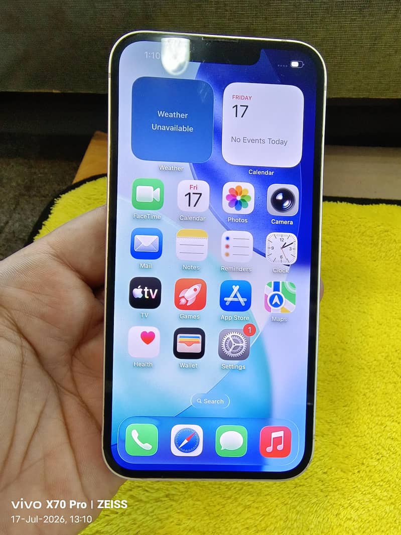 Apple iPhone 13 5