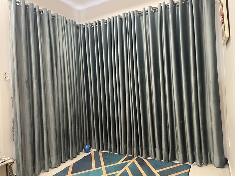 Curtains 0