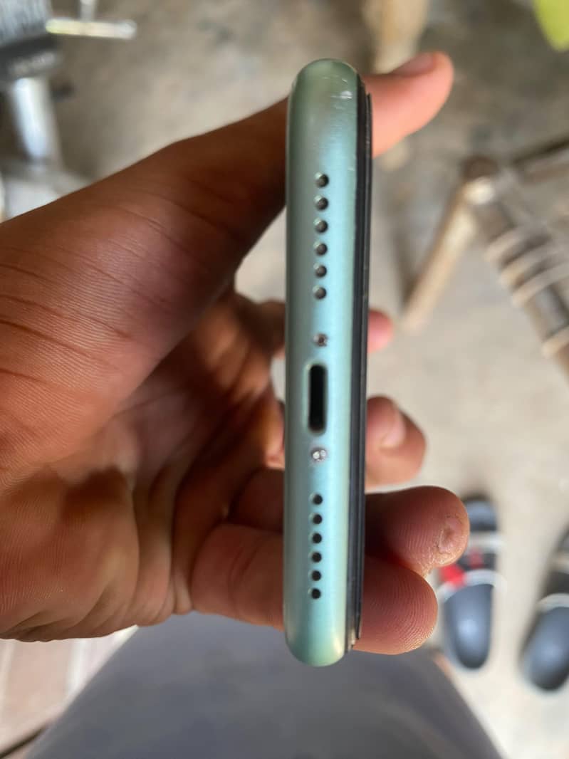 Apple iPhone 11 5