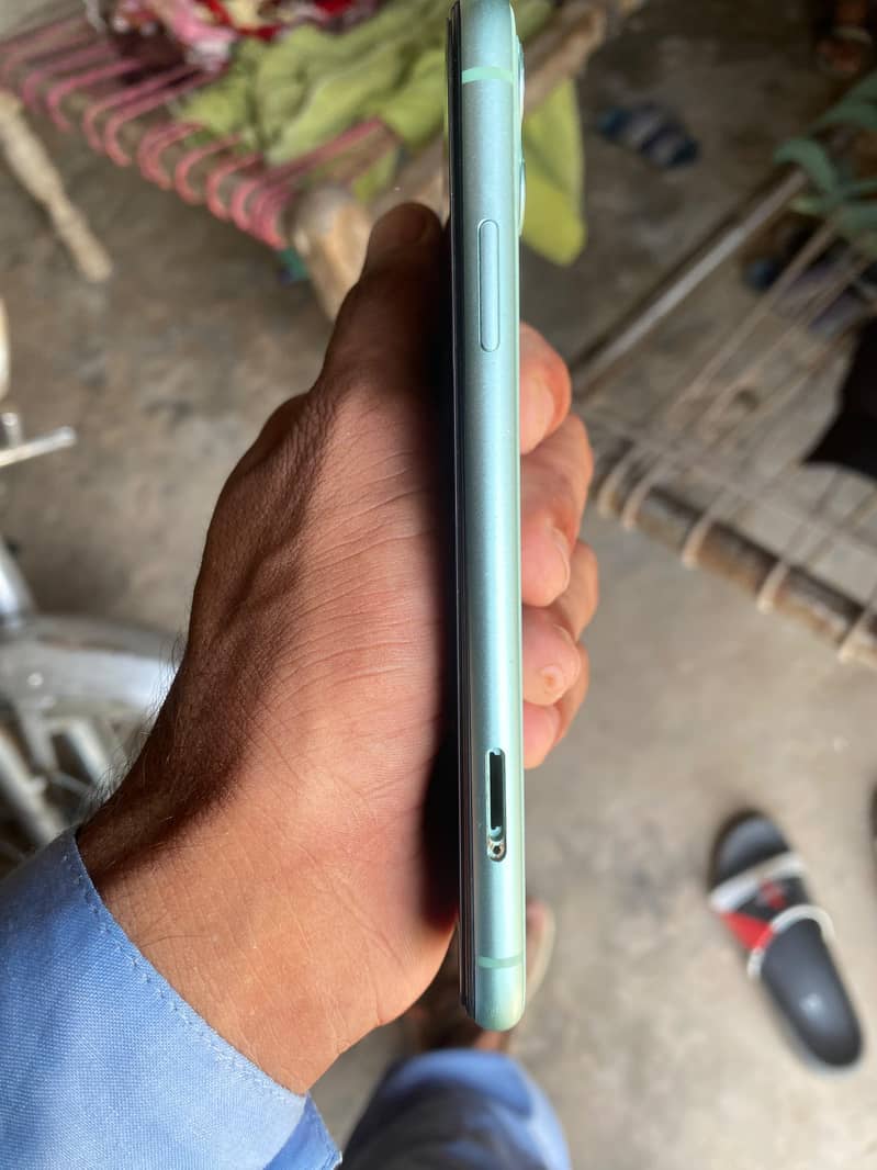 Apple iPhone 11 6