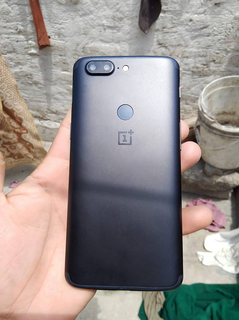 One Plus 5T 3