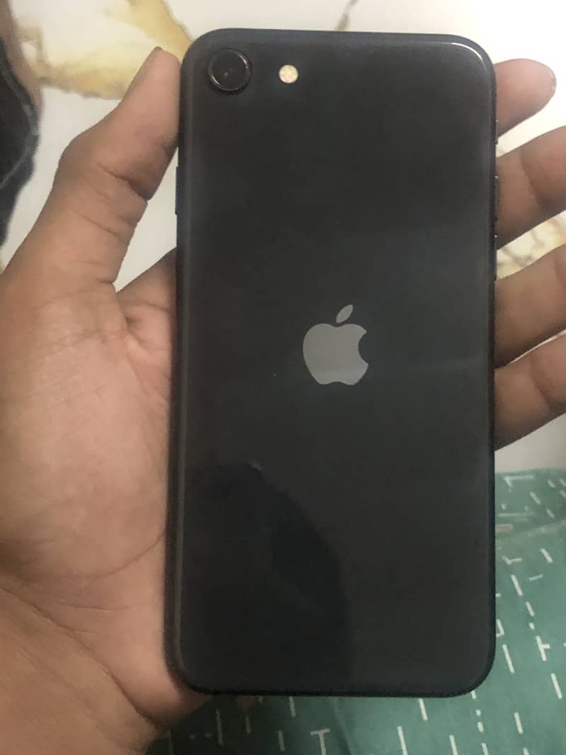 Iphone se 2 front camera 0