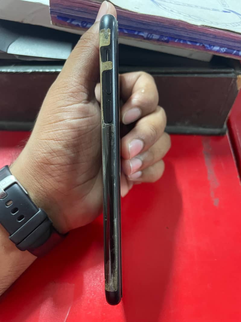 iphone X R 4