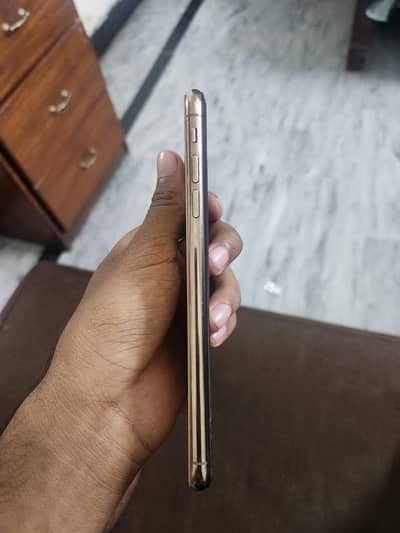 I PHONE X S MAX PTA APPROVED