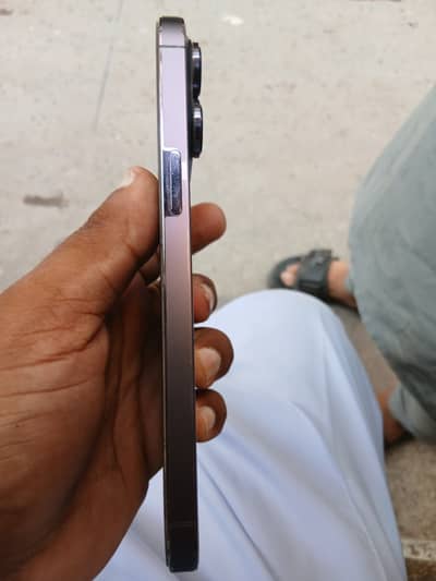 Apple iPhone 14 Pro Max 97% health