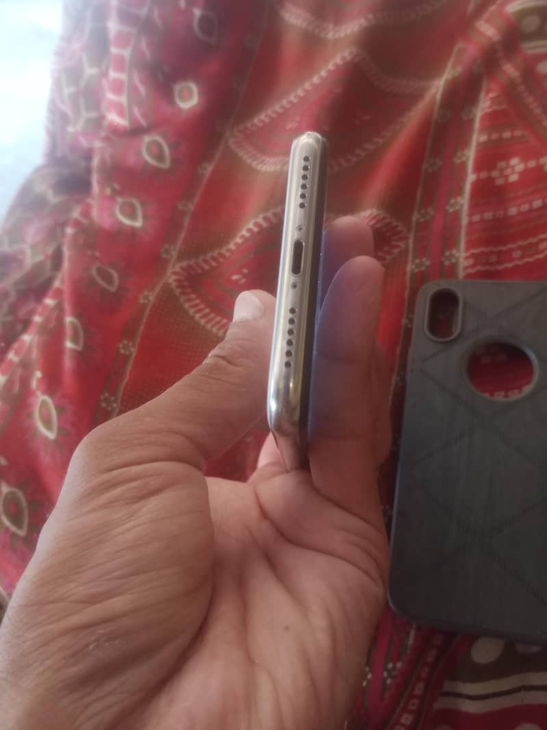 Apple iPhone X 5