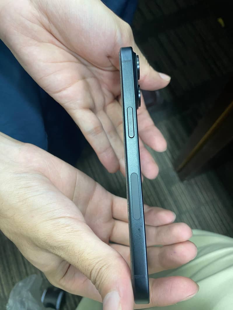 Apple iPhone 15 4