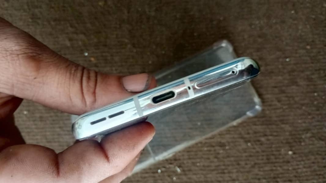 One Plus 10 Pro 4