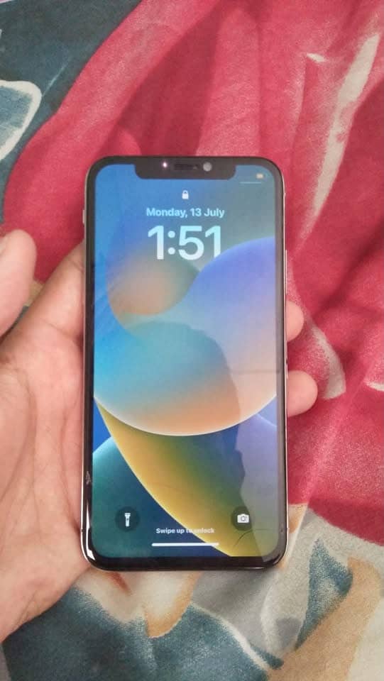 Apple iPhone X 4