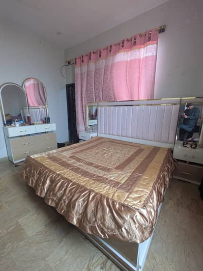 Luxury Bedroom Furniture Set | Gloss Sheet | Like New |  7 Months Used