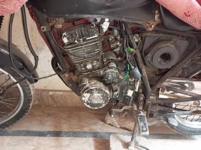 Ravi piaggio for sale  start ni he ring ka masla he baki ok he