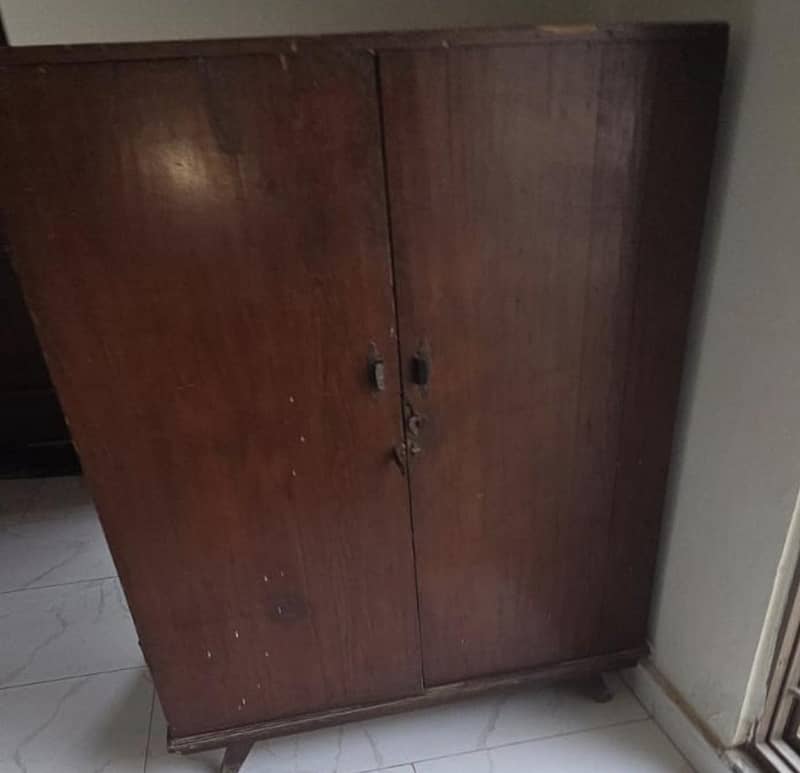 wardrobe 1
