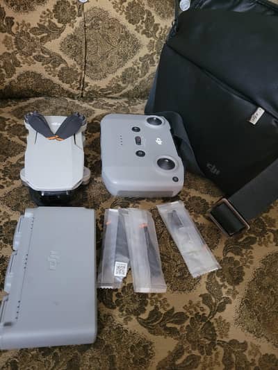 Dji mini 2 (Fly more combo)