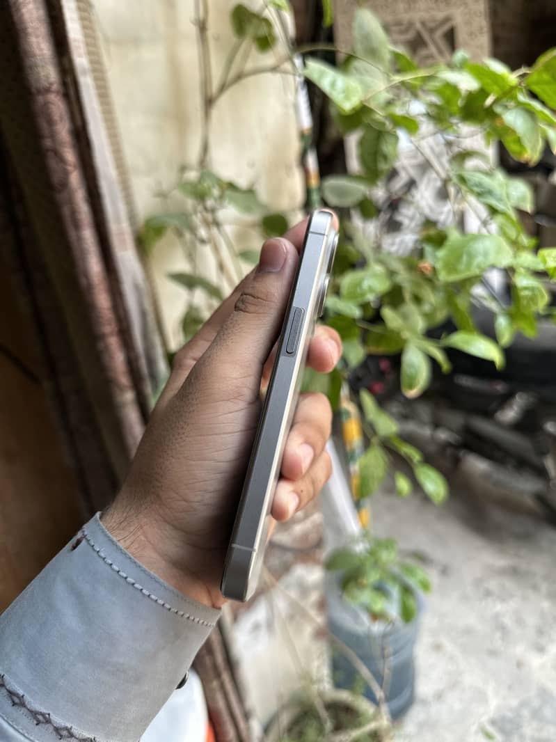 iPhone 15 Pro 5