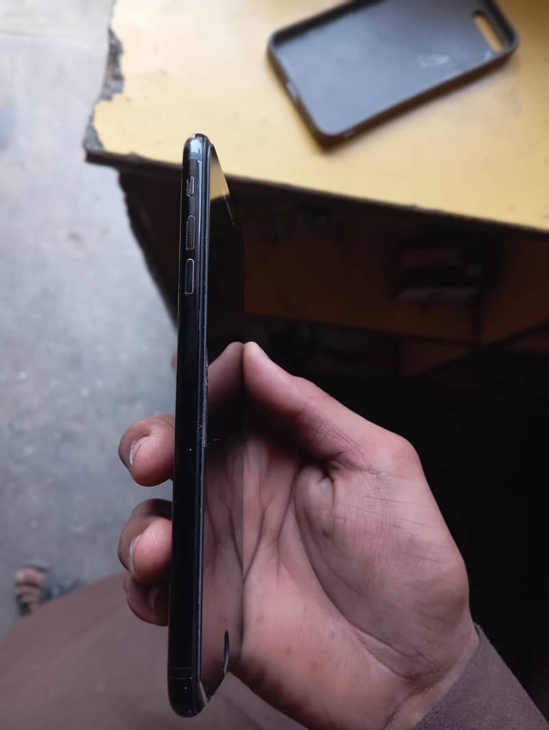 Apple iPhone 7 Plus 0