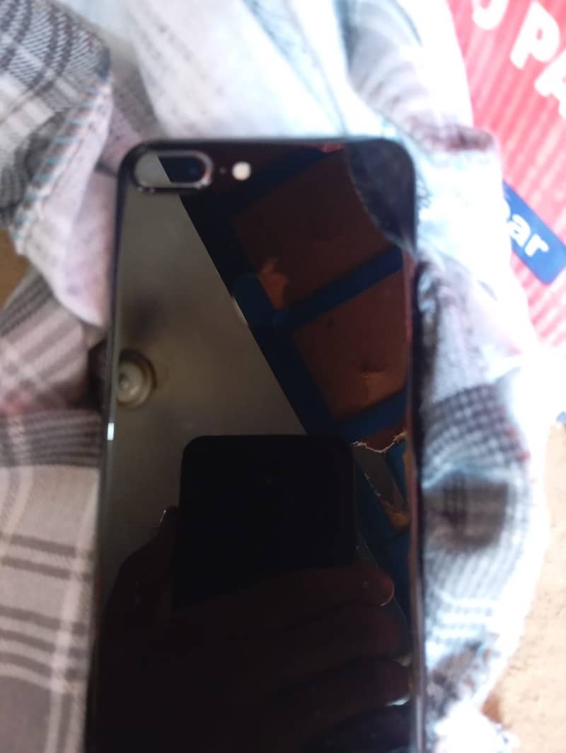 Apple iPhone 7 Plus 1
