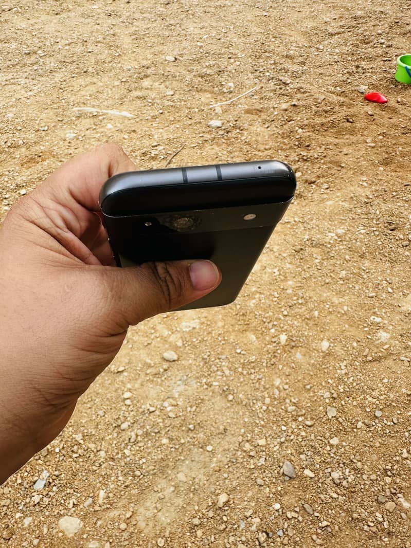 Google pixel 8a 4