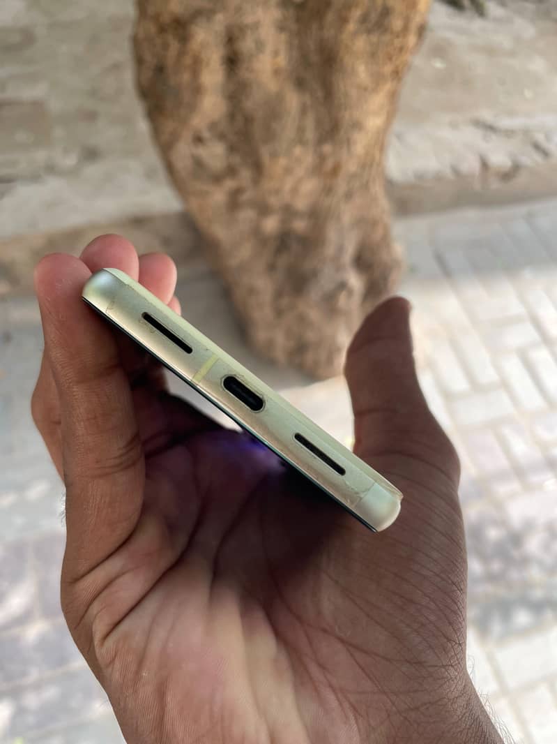 Google Pixel 7 4