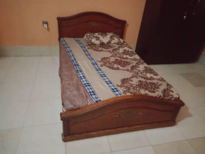 one single bed and