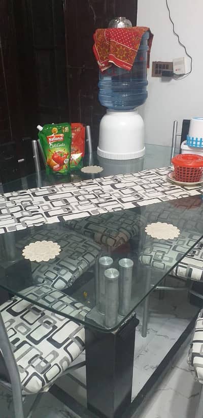 6 seat dinning table for sale