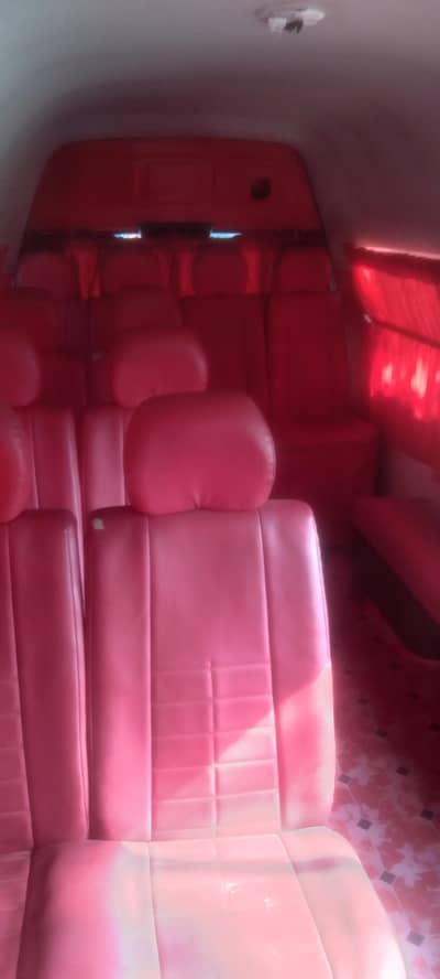 Toyota Hiace 2013