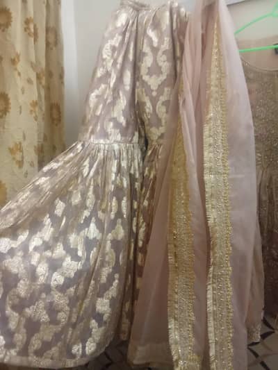 wedding dresses/party dresses