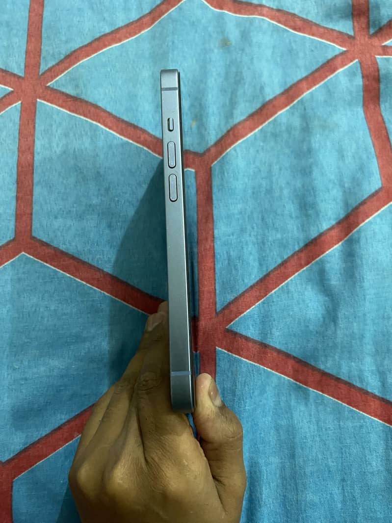 Apple iPhone 14 2