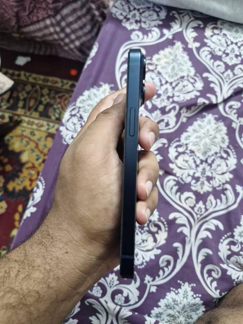 Apple iPhone 14 2