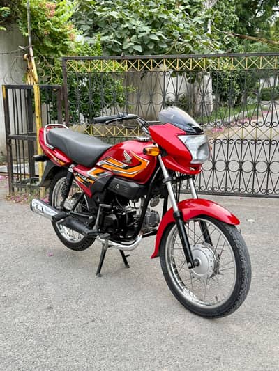 Honda Pridor 100cc petrol 18600 km driven only like new bike