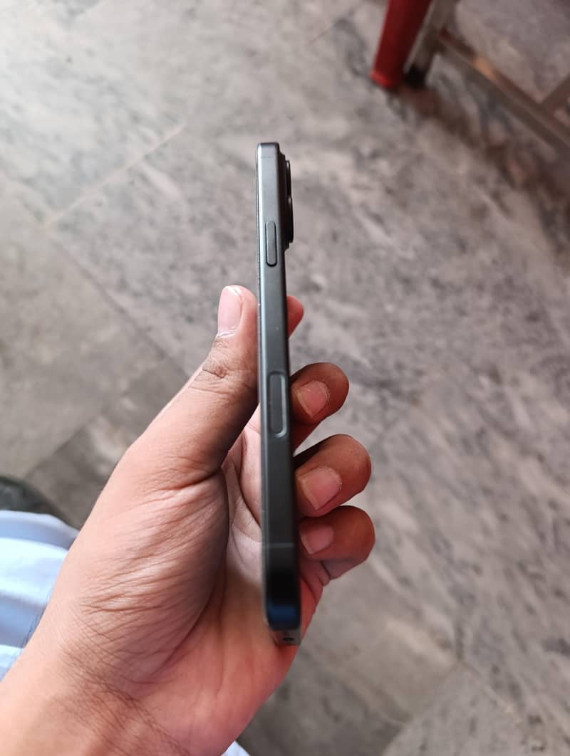 Apple iPhone 16 Plus 1