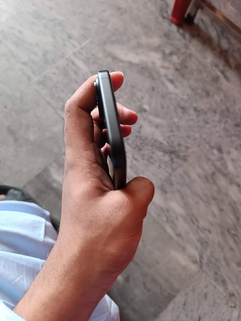 Apple iPhone 16 Plus 3