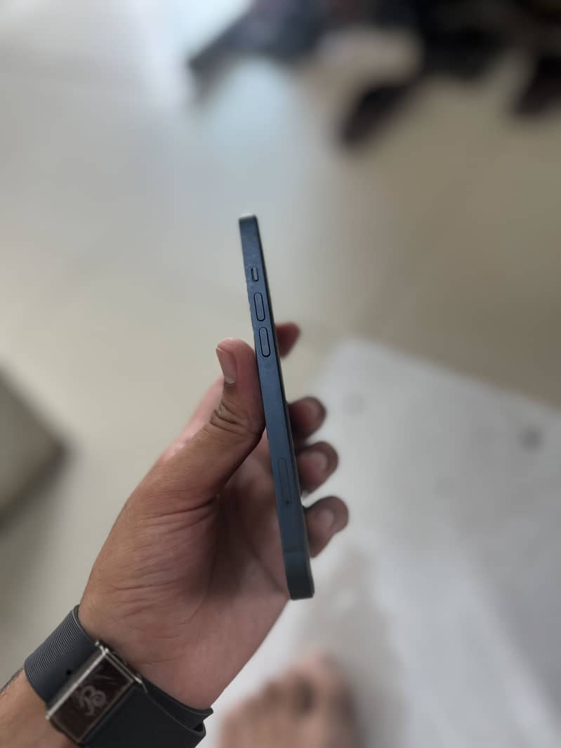 iPhone 13 2