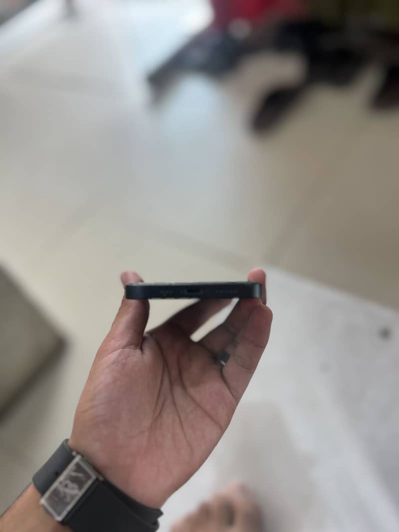 iPhone 13 3