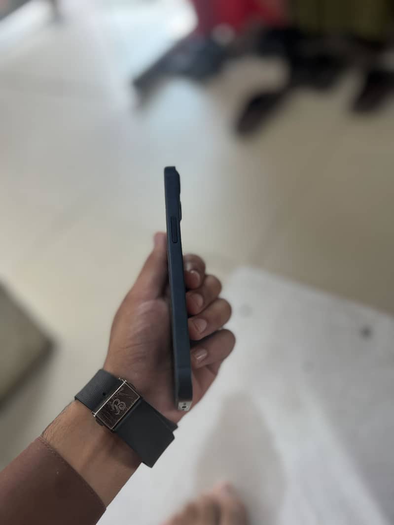 iPhone 13 7