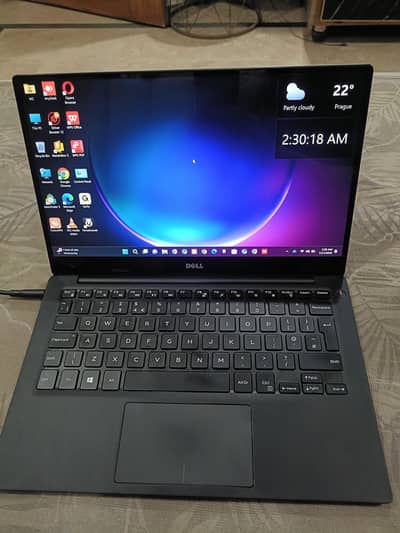 Dell XPS 13 9360.      (0/3/7/0/9/1/0/4/2/5/0)