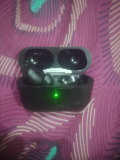 Single Bluetooth Airbud + Case + Box - 1 Week Battery