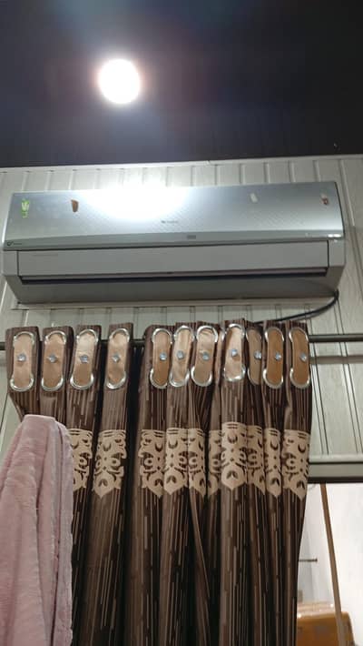 GREE 1.5 ton inverter AC