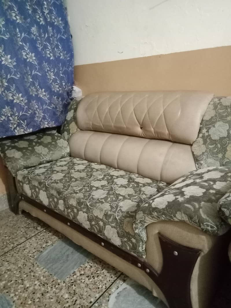 6 seator Sofa/Sofa Set for sell. 1