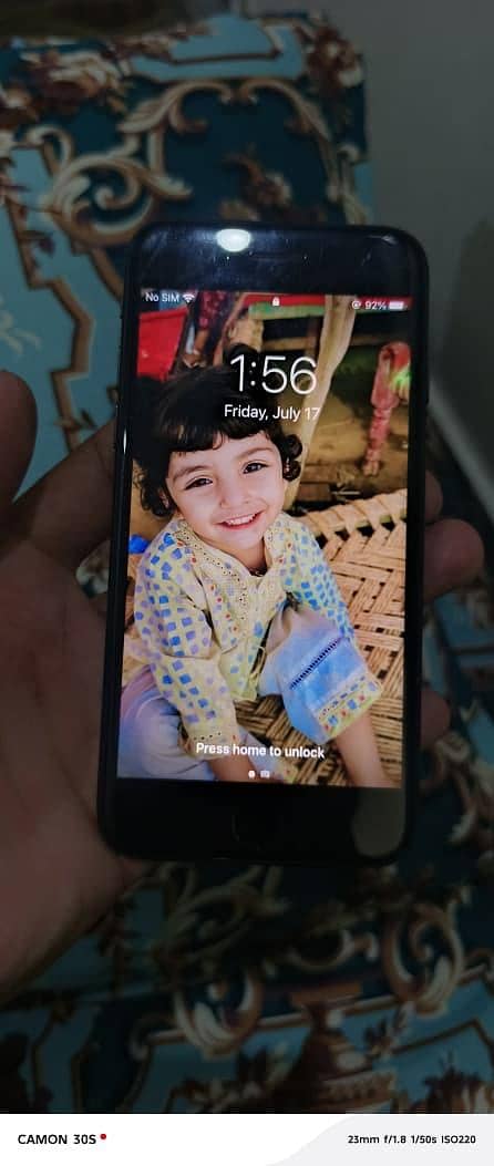 Apple iPhone 7 2