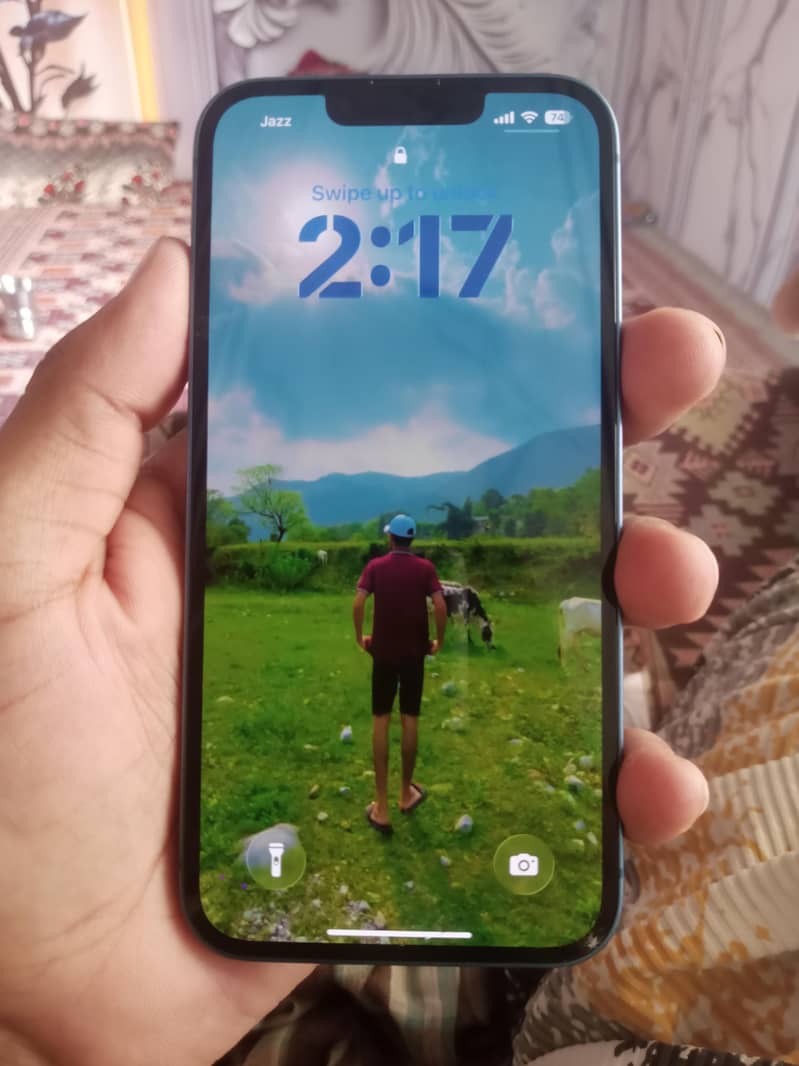 Apple iPhone 13 4